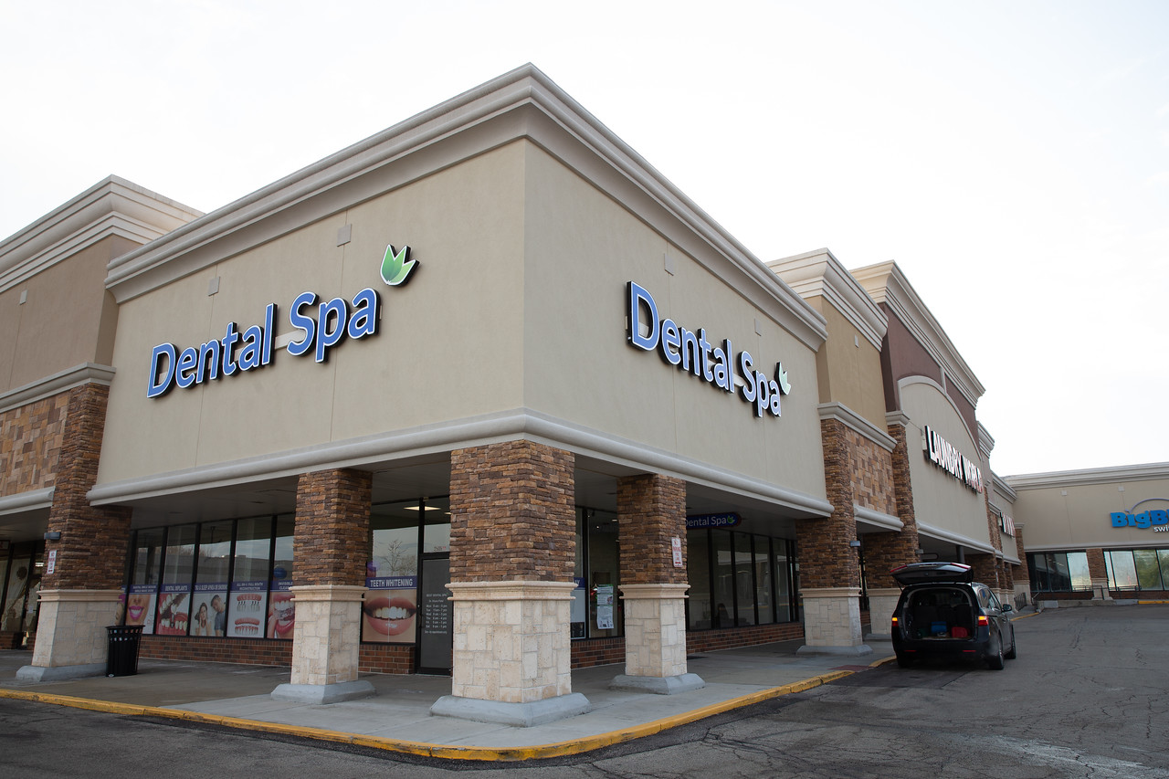 Exterior of Best Dental Spa in Hoffman Estates, with the clinic sign above the entrance